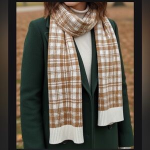 Timberland Cream and Tan Knit Scarf